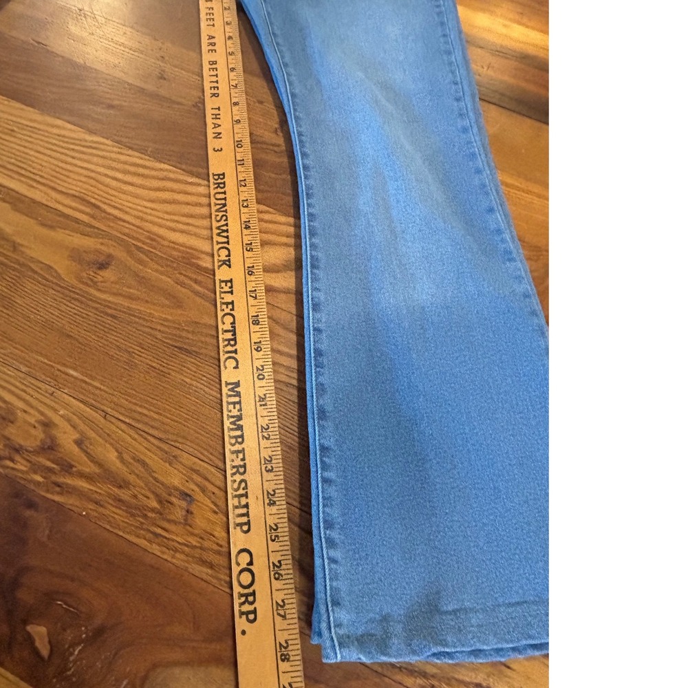 Jessica Simpson High Rise Flare Jeans Light Wash Blue Denim Stretch Size 10 - Picture 6 of 7